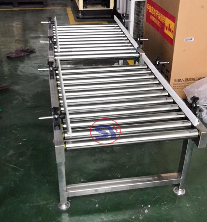 Hardware&Metals Parts Assembly Turning Motorized Roller Conveyor