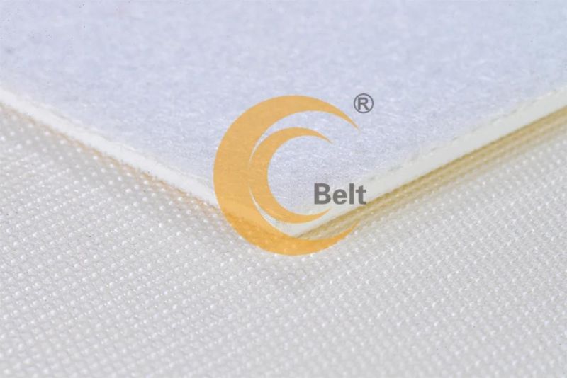 White felt conveyor belt with PVC inner layer