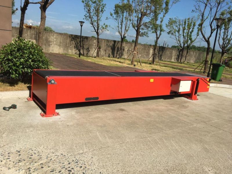 Vehicle Truck Airplane Loading Unloading 3 / 4 / 5 Section Telescopic Belt Conveyor