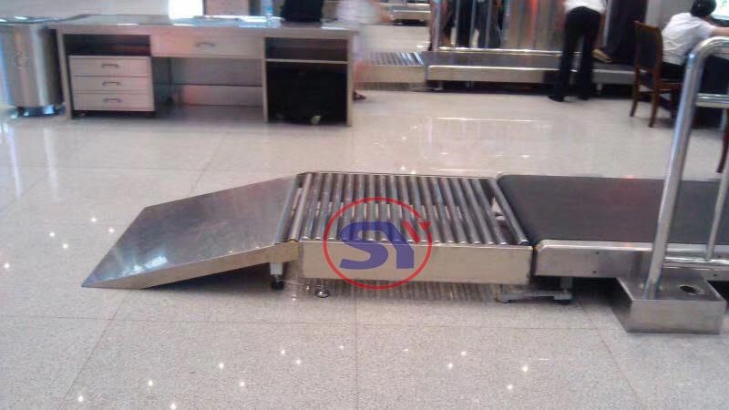 Galvanized Steel Mobile Roller Conveyor for Airport Scanner