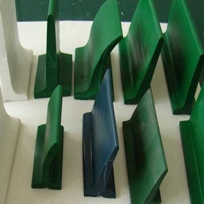 Green Color T10-T100 Cleat Baffle PVC Conveyor Belting