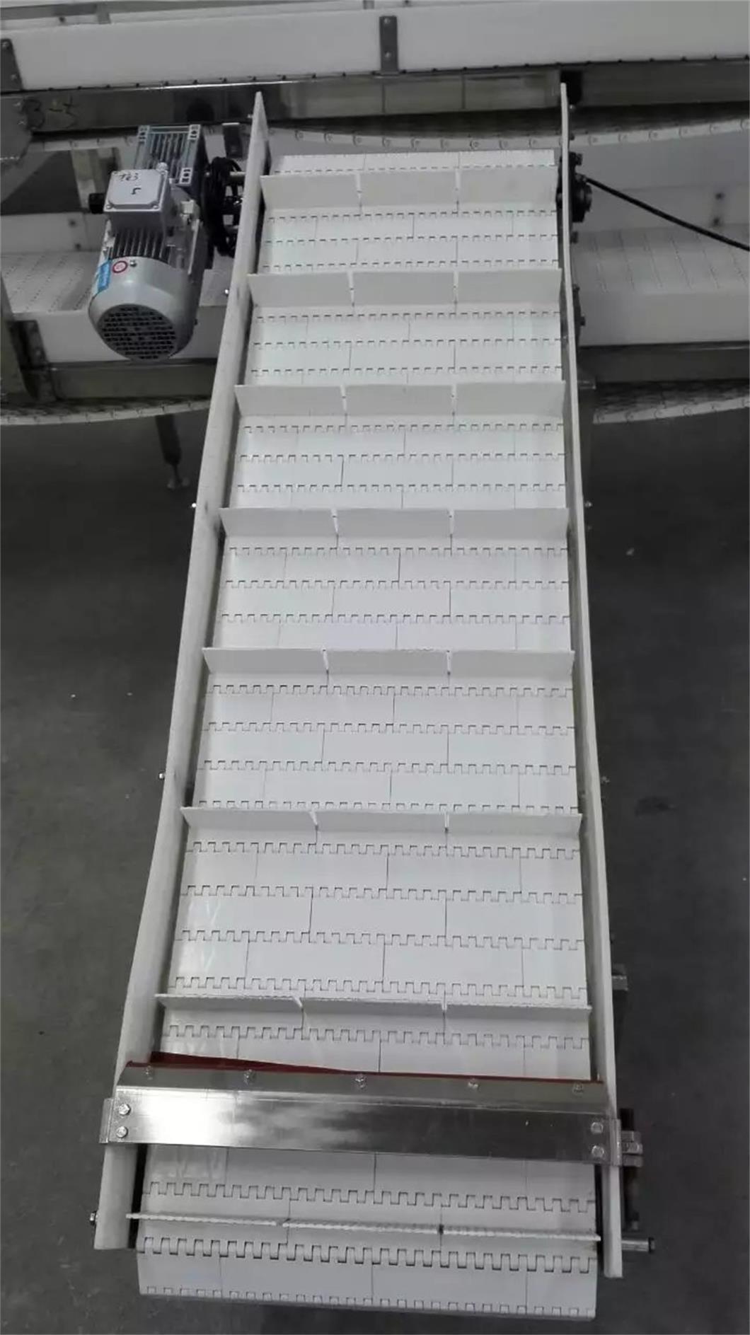 Opb Modular Belt with Flights/Cleats for Food Industry