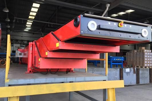 Vehicle Truck Airplane Loading Unloading 3 / 4 / 5 Section Telescopic Belt Conveyor