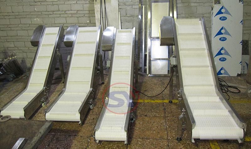 Material Handling Equipment Corrugated Rubber Belt Conveyor for Snack Food